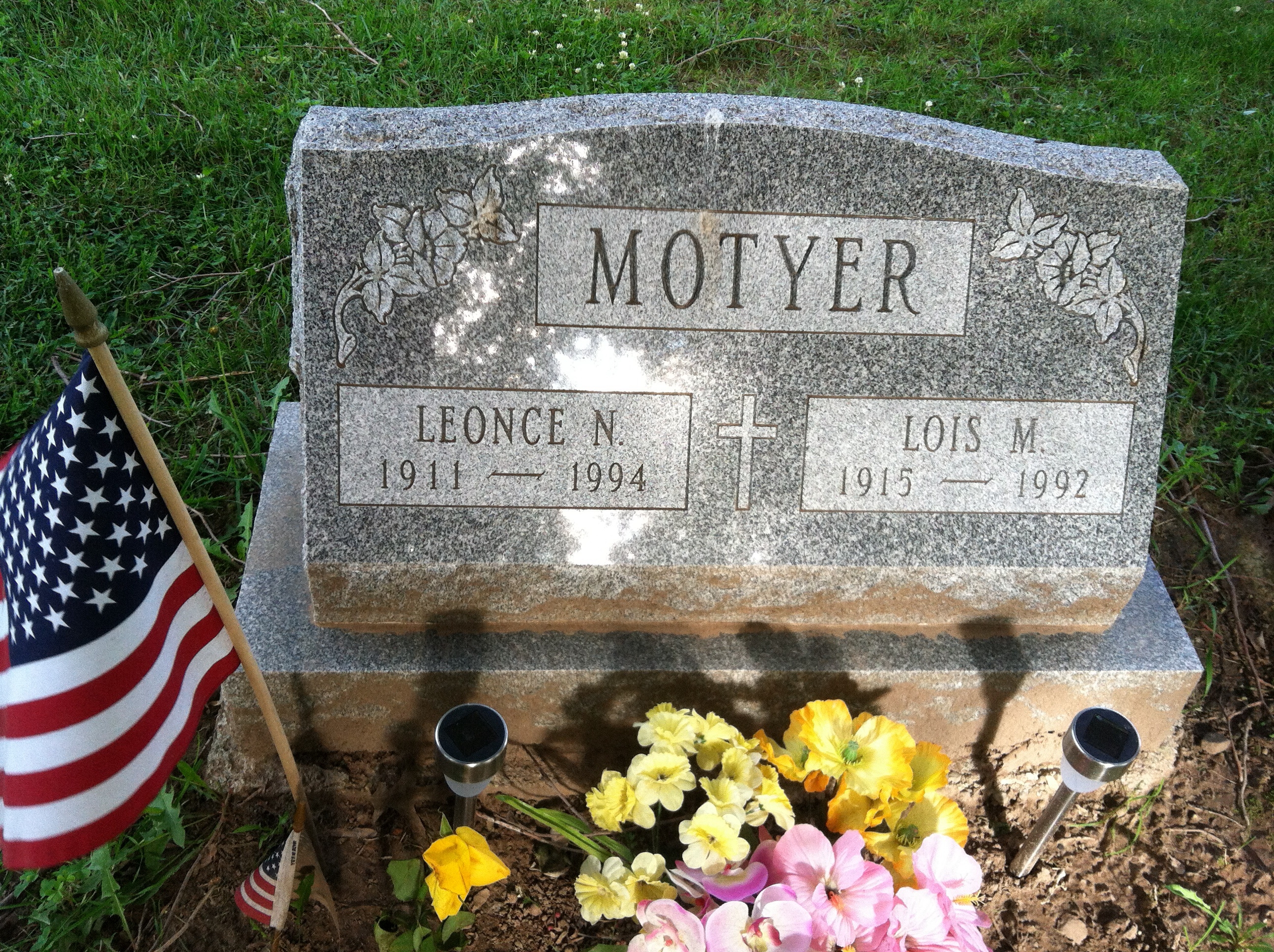 Léonce Nesbitt MOTYER&nbsp;(1911-1994)&nbsp;&nbsp; &  &nbsp;&nbsp; Lois Elizabeth McBRIDE&nbsp;(1915-1992)Family ID: f89   