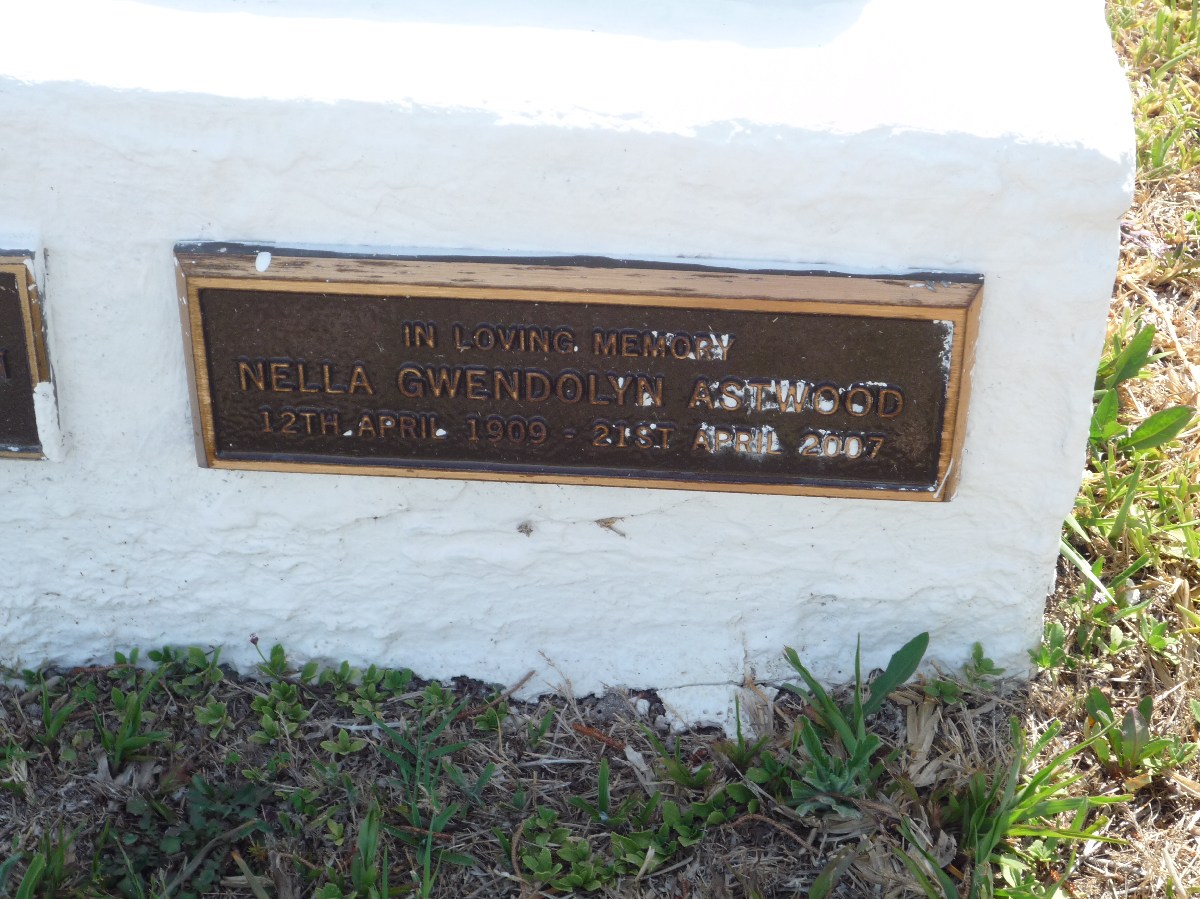 Nella Gwendolyn ASTWOOD (1909-2007)St. James Church Cemetery, Somerset, Sandy's Parish, BermudaDatabase Person-ID: i3872